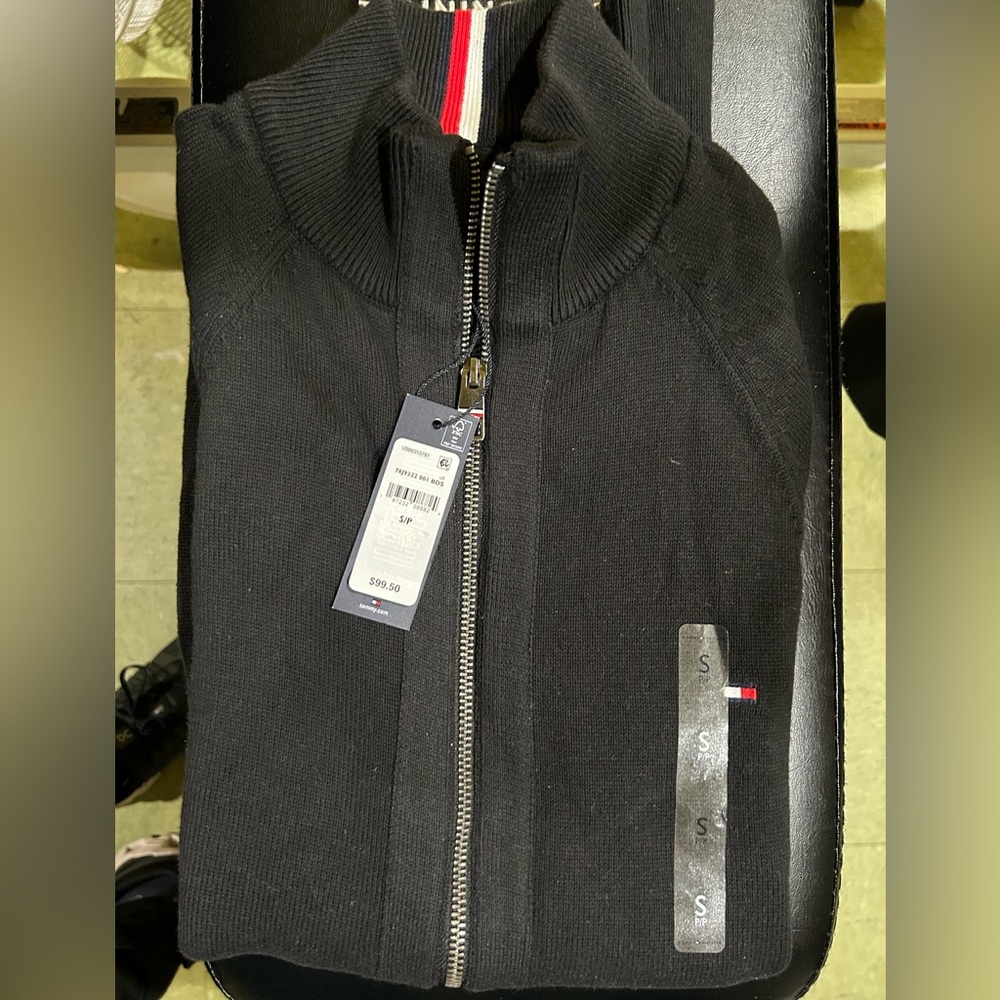 Tommy Hilfiger Brand new down zipper sweater Amazing quality